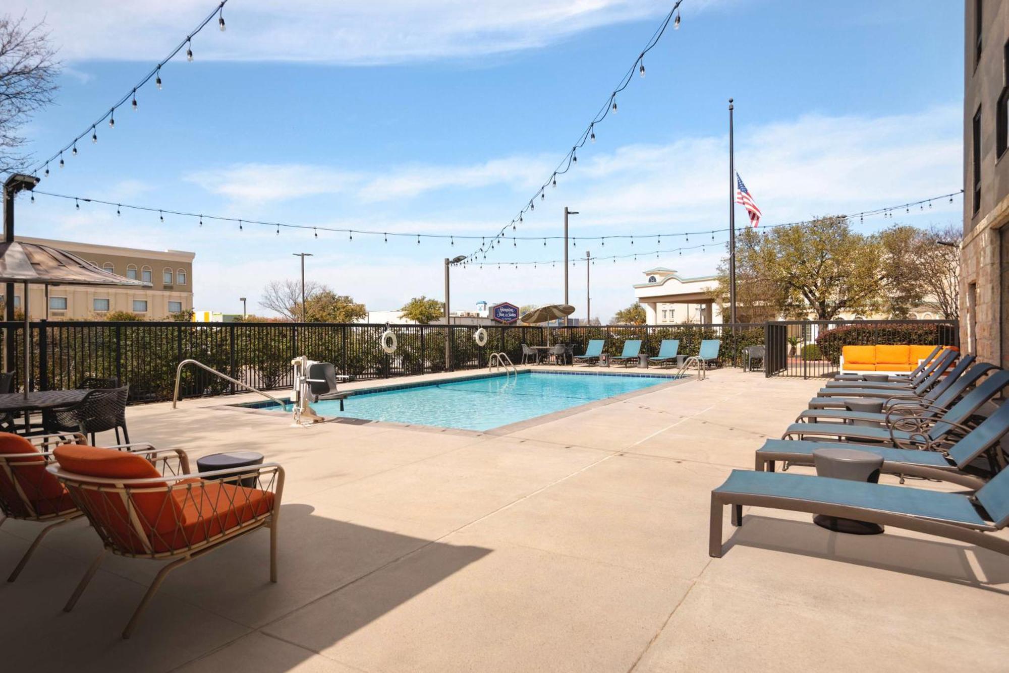 Hampton Inn & Suites San Marcos Bagian luar foto