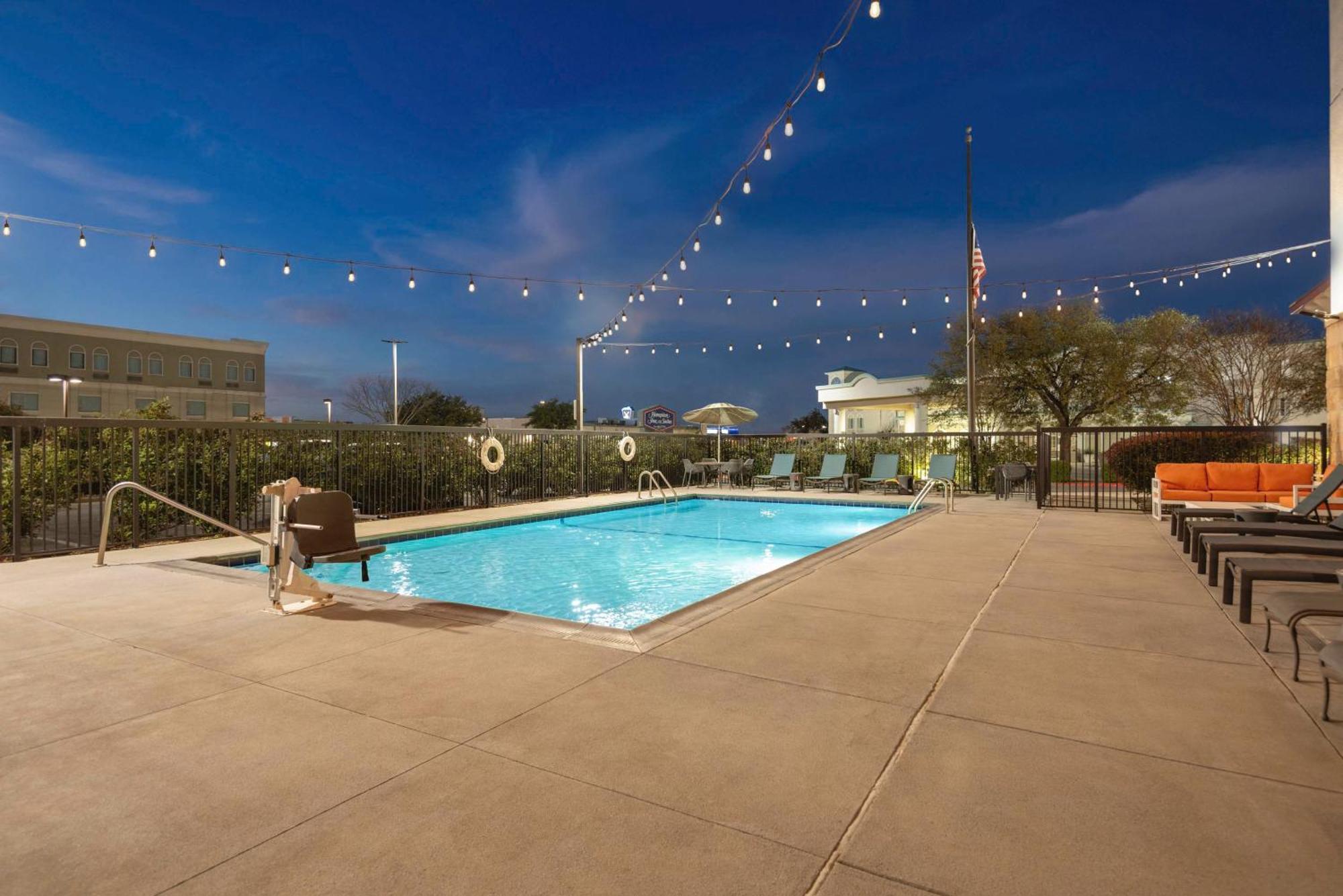 Hampton Inn & Suites San Marcos Bagian luar foto